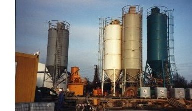 Silos und Mischanlage f�r Dichtwandbaustoffe